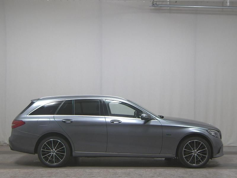 Grau Gebraucht 2020 Mercedes C300e Avantgarde Limousine | 18.680 € (Guter Preis) - Bild 1/4