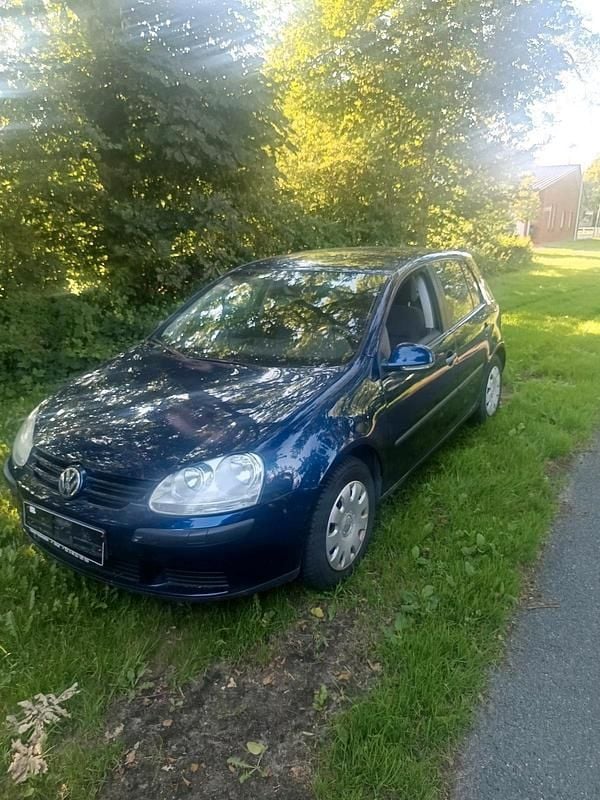 Blau Gebraucht 2005 VW Golf V Limousine | 3.500 € (Fairer Preis) - Bild 1/4