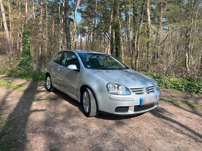 Gebraucht VW Golf 66 PS (48 kW) 2004 Silber Coupé