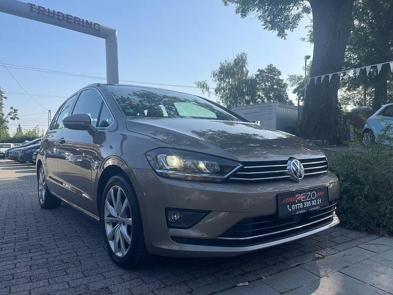 Gold Gebraucht 2015 VW Golf Sportsvan Van / Kleinbus | 9.299 € (Fairer Preis) - Bild 1/4