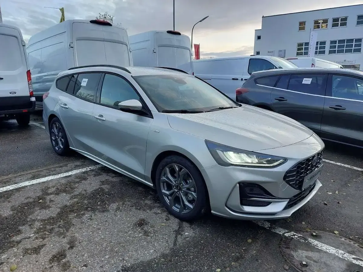 Neu Ford Focus ST-Line X 116 PS (85 kW) 2026 Moondust silver Kombi