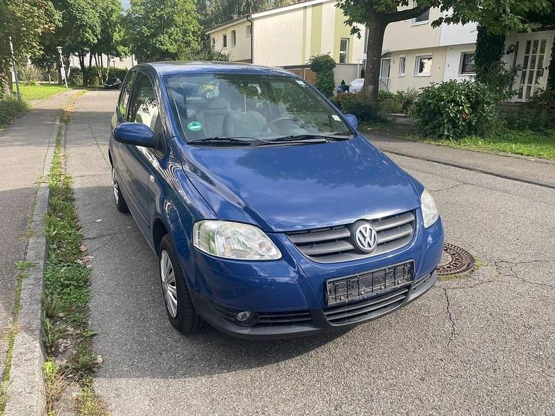 Blau Gebraucht 2007 VW Fox Kleinwagen | 950 € (Superpreis) - Bild 1/4