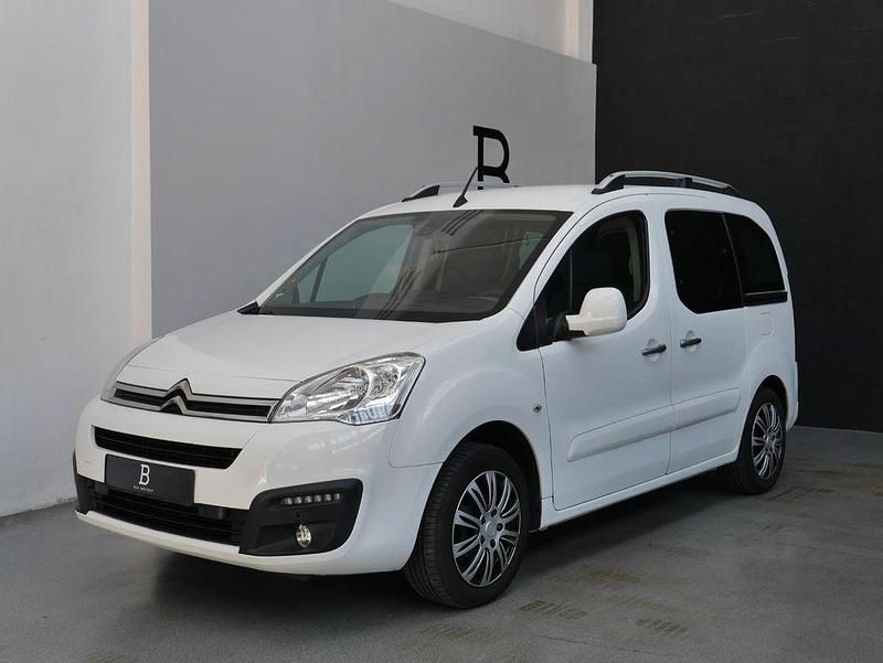 Weiß Gebraucht 2017 Citroën Berlingo SELECTION Van / Kleinbus | 6.990 € (Guter Preis) - Bild 1/4