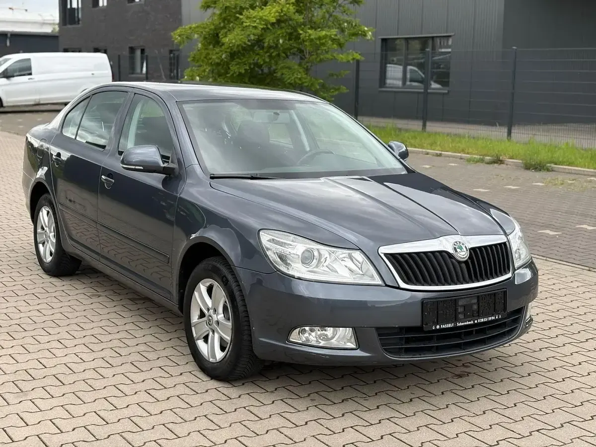 Używany Skoda Octavia 2011 Szary Sedan/Limuzyna