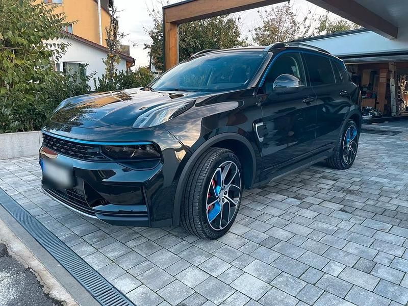 Schwarz Gebraucht 2023 Lynk & Co 01 SUV | 26.495 € (Fairer Preis) - Bild 1/4