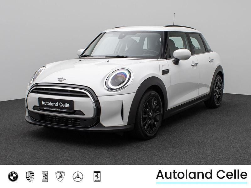 Gebraucht Mini Cooper Classic 136 PS (100 kW) 2023 Nanuq whitec6aschwarz Kleinwagen