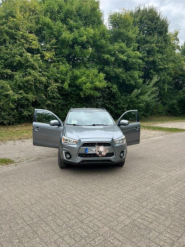 Grau Gebraucht 2016 Mitsubishi ASX Diamant Edition SUV | 11.900 € (Superpreis) - Bild 1/3