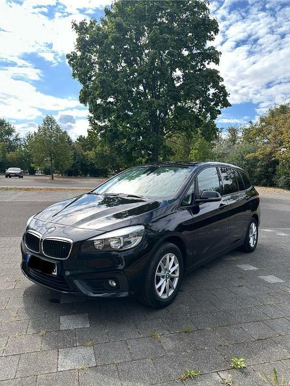 Schwarz Gebraucht 2015 BMW 218 Kombi | 9.800 € (Fairer Preis) - Bild 1/4