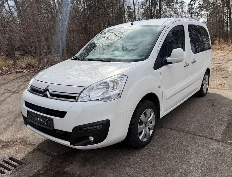 Gebraucht Citroën Berlingo SELECTION 98 PS (72 kW) 2018 Weiß Van / Kleinbus
