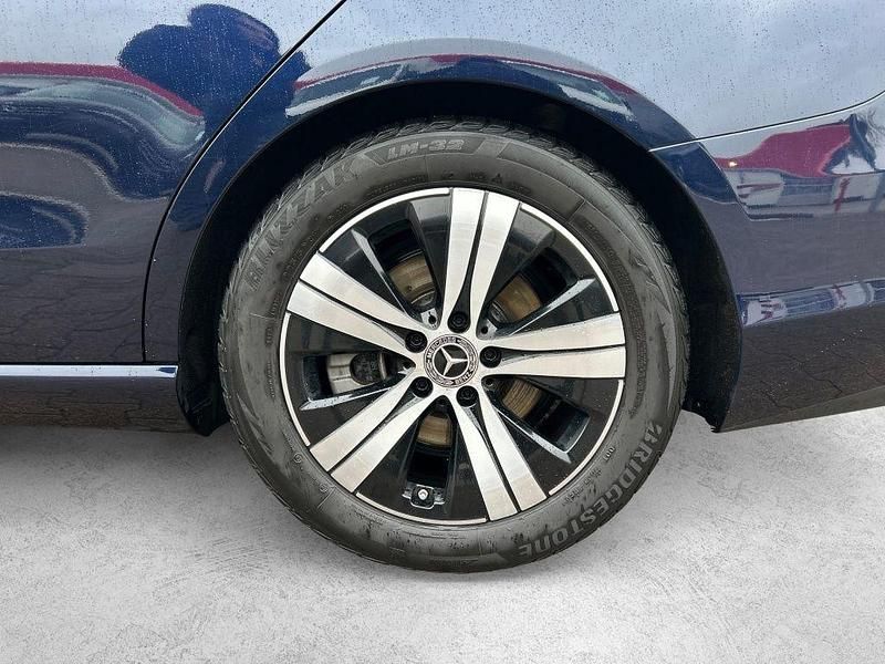 Gebraucht Mercedes C300 258 PS (189 kW) 2022 Blau Limousine