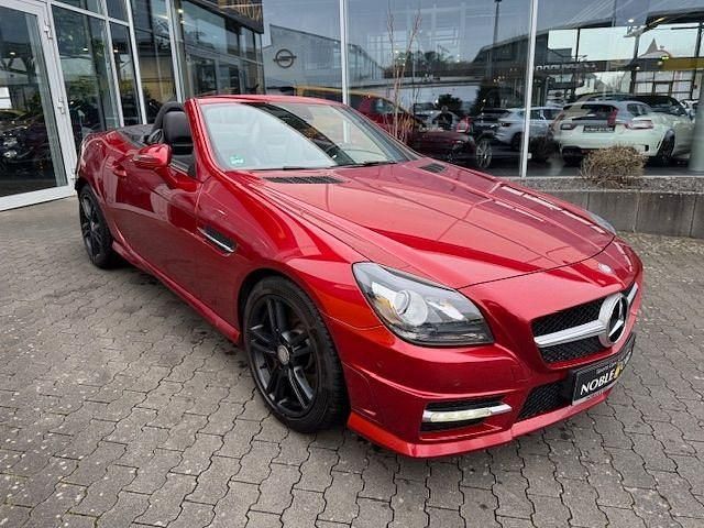 Gebraucht Mercedes SLK200 AMG line 184 PS (135 kW) 2014 Hyacinthrot met (metallic) Cabrio