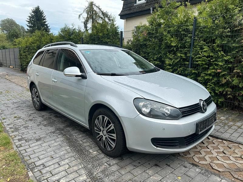 Silber Gebraucht 2011 VW Golf VI Kombi | 4.000 € (Guter Preis) - Bild 1/4