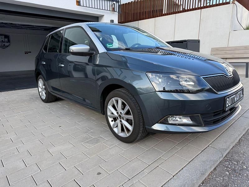 Gebraucht Skoda Fabia Ambition 90 PS (66 kW) 2014 Grau Limousine