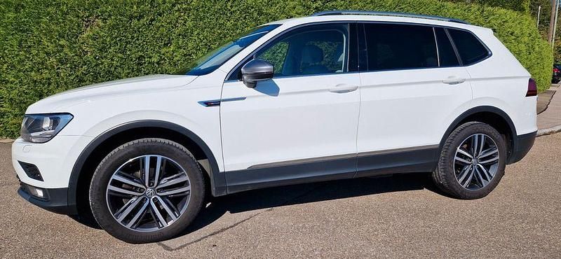 Weiß Gebraucht 2021 VW Tiguan Allspace Comfortline SUV | 19.890 € (Guter Preis) - Bild 1/4