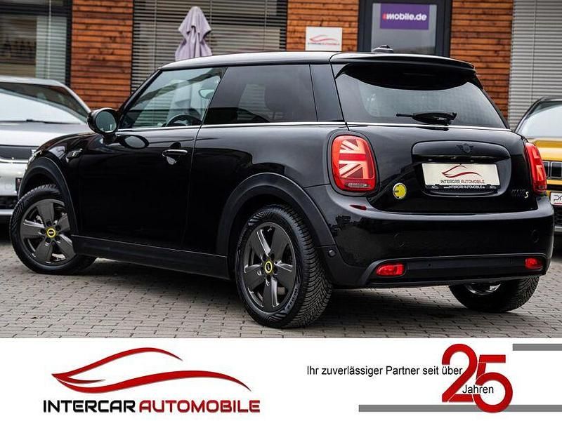 Gebraucht Mini Cooper 135 kW (184 PS) 2021 Schwarz Kleinwagen