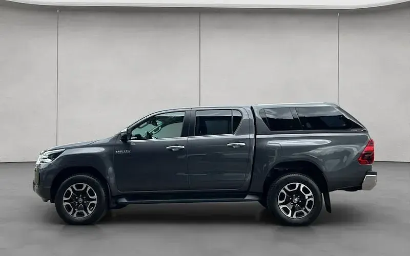 Gebraucht Toyota HiLux Executive 204 PS (150 kW) 2022 Marlingrau metallic Pickup