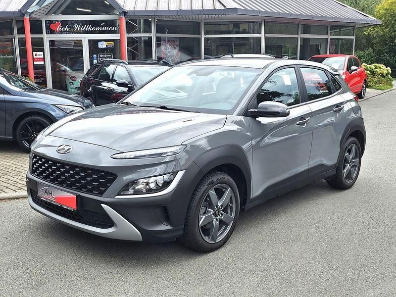 Grau Gebraucht 2022 Hyundai Kona Pure SUV | 16.750 € (Fairer Preis) - Bild 1/4