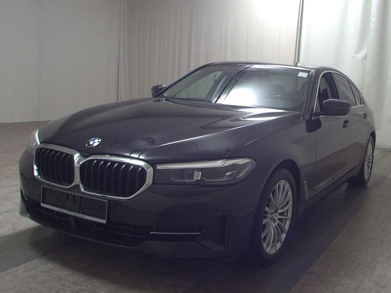 Gebraucht BMW 520 Performance 190 PS (139 kW) 2022 Schwarz metallic Limousine