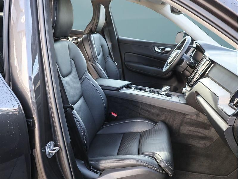 Gebraucht Volvo XC60 349 PS (256 kW) 2025 Grau SUV