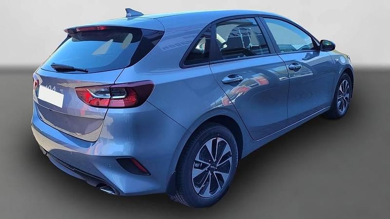 Gebraucht Kia Ceed Silver 140 PS (102 kW) 2025 Silber Kleinwagen