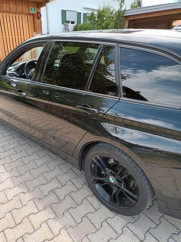 Gebraucht BMW 320 Sport Line 184 PS (135 kW) 2014 Kombi