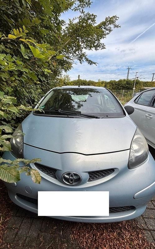 Beige Gebraucht 2006 Toyota Aygo Kleinwagen | 795 € (Guter Preis) - Bild 1/4