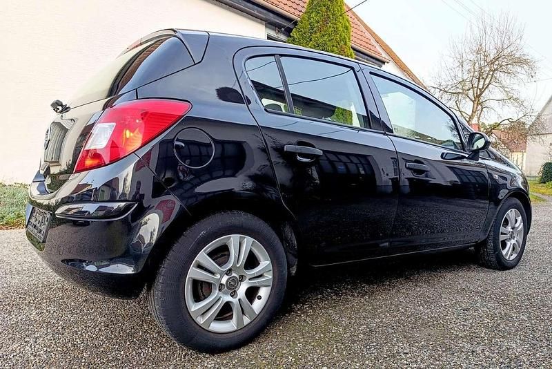 Gebraucht Opel Corsa Expression 86 PS (63 kW) 2014 Karbonschw graphitschw midnigh Kleinwagen