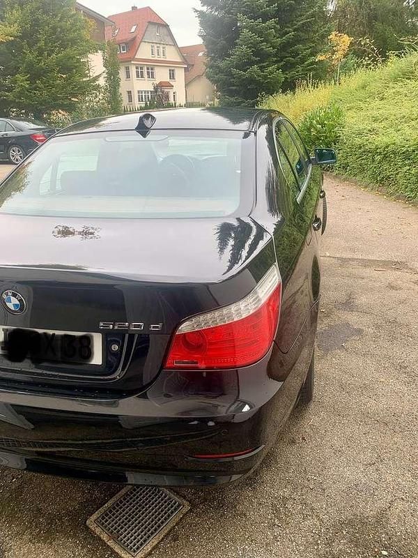 Gebraucht BMW 520 177 PS (130 kW) 2008 Schwarz Limousine