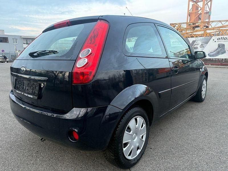 Gebraucht Ford Fiesta 69 PS (50 kW) 2007 Blau Kleinwagen