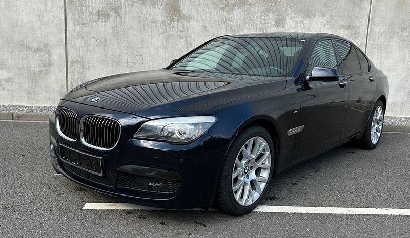 Schwarz Gebraucht 2012 BMW 740 M Sport Limousine | 21.399 € (Fairer Preis) - Bild 1/4