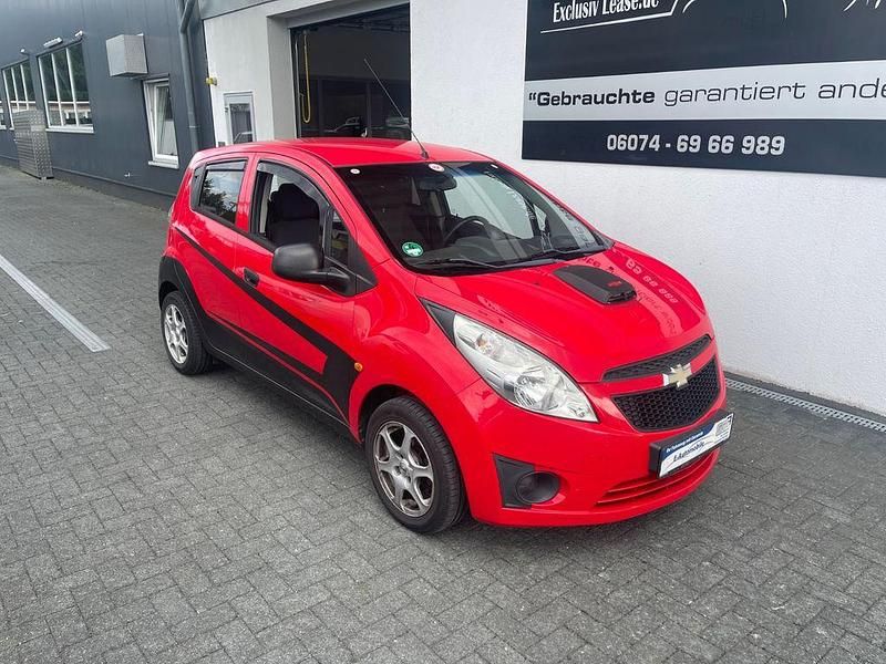 Rot Gebraucht 2011 Chevrolet Spark Kleinwagen | 2.340 € (Fairer Preis) - Bild 1/4