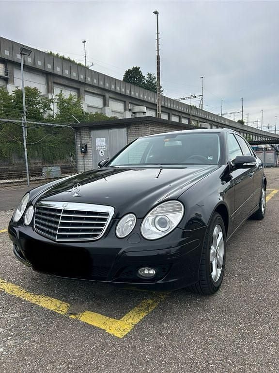Schwarz Gebraucht 2007 Mercedes E280 Classic Limousine | 6.000 € (Etwas zu teuer) - Bild 1/4