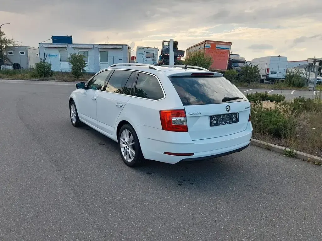 Gebraucht Skoda Octavia Style 150 PS (110 kW) 2019 Weiß Kombi