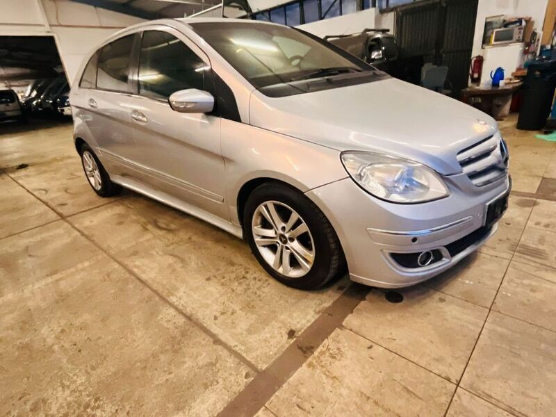 Gebraucht Mercedes B200 140 PS (102 kW) 2006 Silber Van / Kleinbus