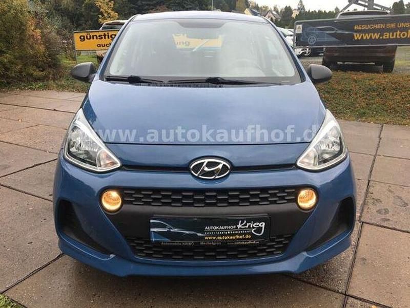 Gebraucht Hyundai i10 Classic 67 PS (49 kW) 2018 Blau Kleinwagen