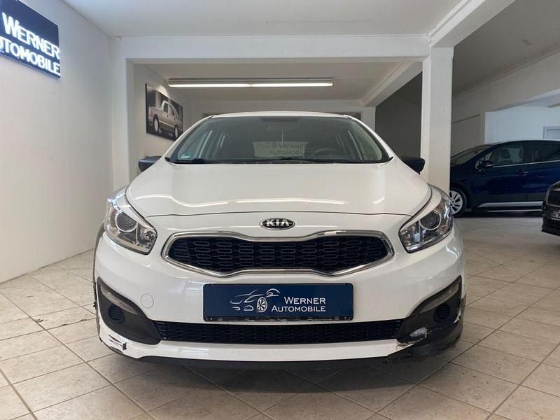Gebraucht Kia Ceed 99 PS (72 kW) 2016 Weiß Kleinwagen