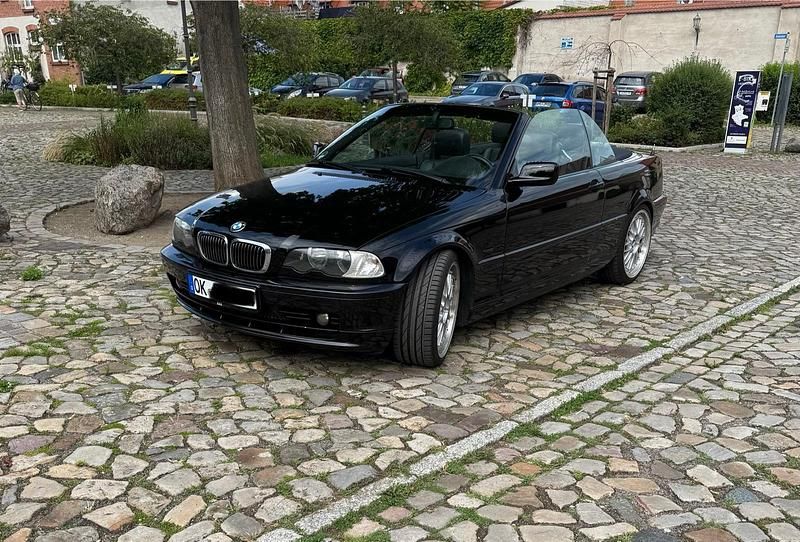 Schwarz Gebraucht 2002 BMW 318 Cabriolet Cabrio | 5.450 € (Guter Preis) - Bild 1/4