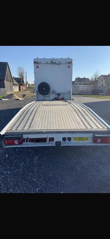 Gebraucht Peugeot Boxer 163 PS (119 kW) 2016 Weiß Van