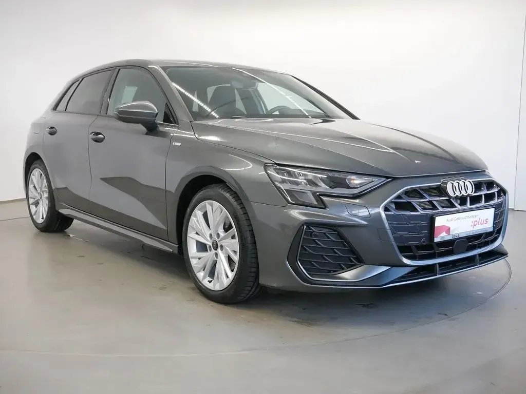 Używany Audi A3 S-Line 150 KM (110 kW) 2025 Szary Sedan/Limuzyna