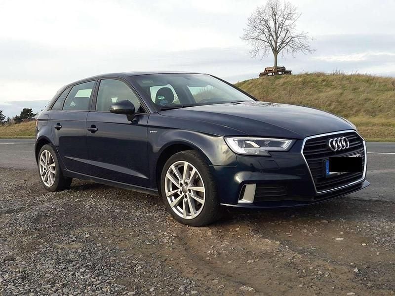 Gebraucht Audi A3 Sport 110 PS (80 kW) 2018 Blau Limousine