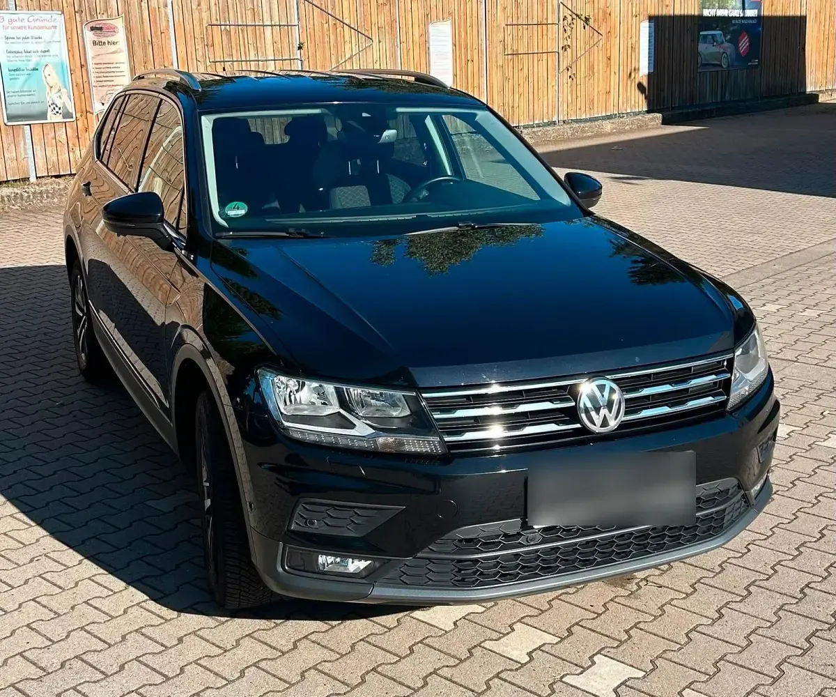 Gebraucht VW Tiguan Allspace IQ Drive 150 PS (110 kW) 2020 Schwarz SUV