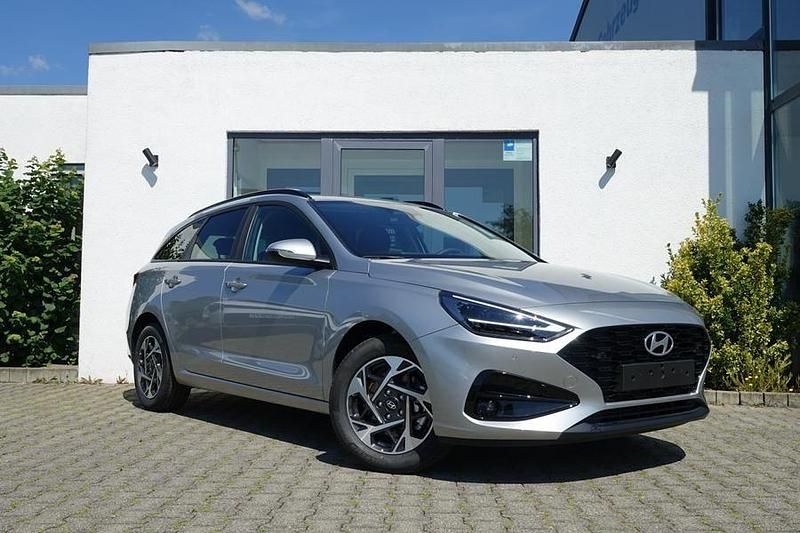 Shimmering silber Neu 2025 Hyundai i30 Kombi | 19.970 € (Guter Preis) - Bild 1/4
