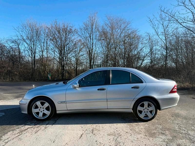 Gebraucht Mercedes C200 163 PS (119 kW) 2005 Silber Limousine