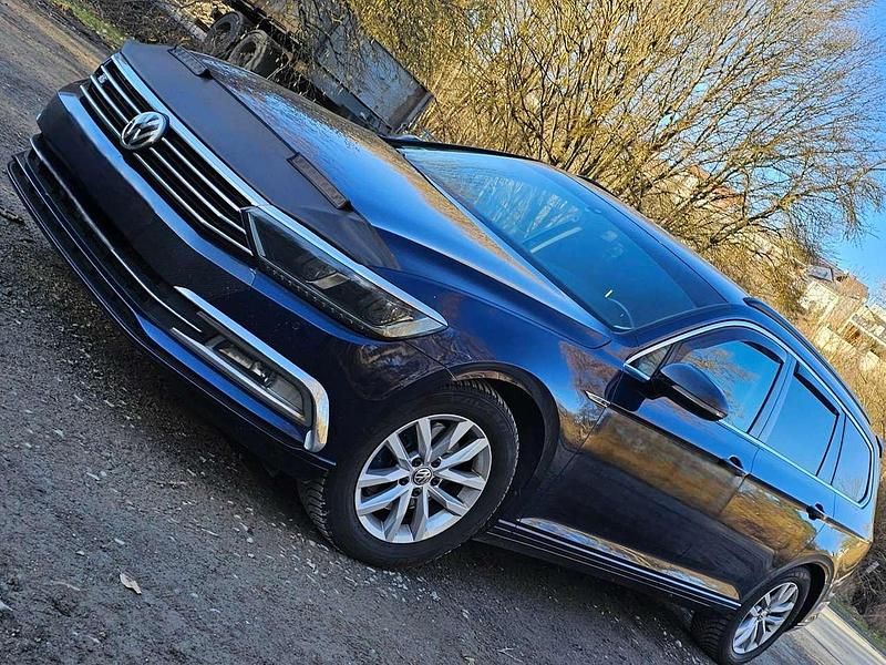 Blau Gebraucht 2015 VW Passat Comfortline Kombi | 11.000 € (Fairer Preis) - Bild 1/4