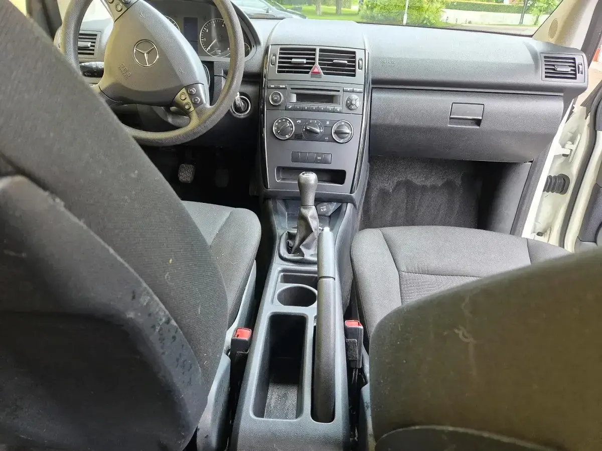 Gebraucht Mercedes A160 Elegance 95 PS (69 kW) 2010 Weiß Kleinwagen