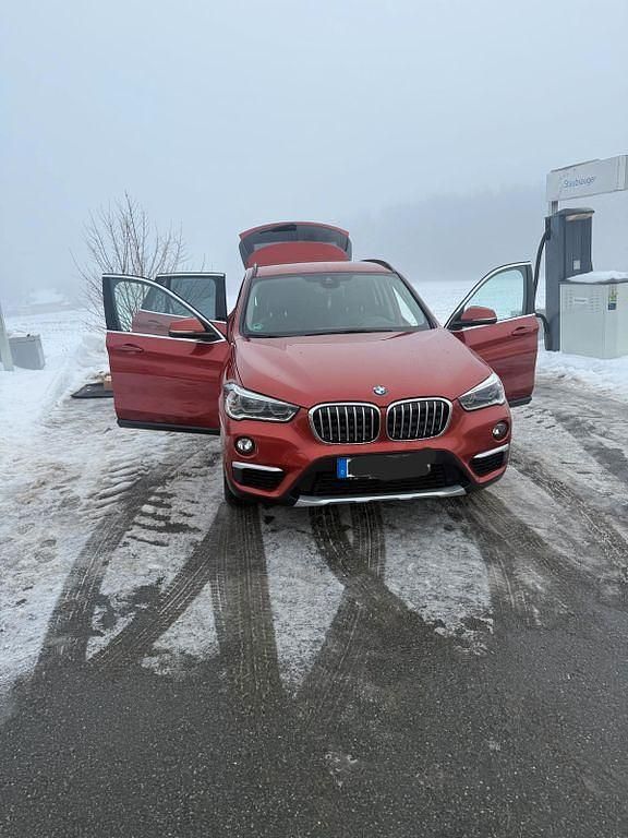 Orange Gebraucht 2018 BMW X1 Advantage SUV | 17.990 € (Guter Preis) - Bild 1/4