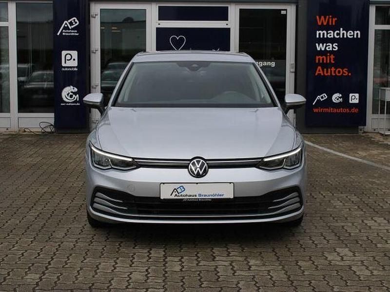 Reflexsilber Gebraucht 2022 VW Golf VIII Life Limousine | 18.750 € (Guter Preis) - Bild 1/4