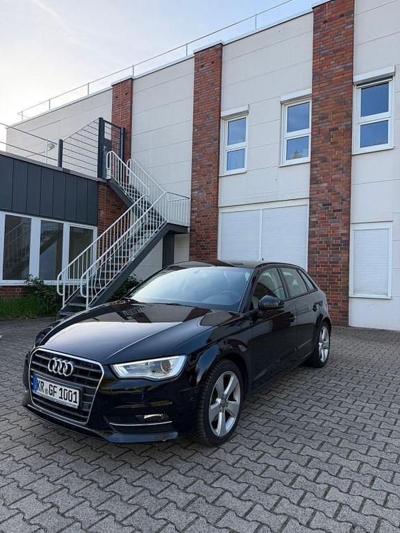 Gebraucht Audi A3 Ambiente 140 PS (102 kW) 2014 Schwarz Limousine