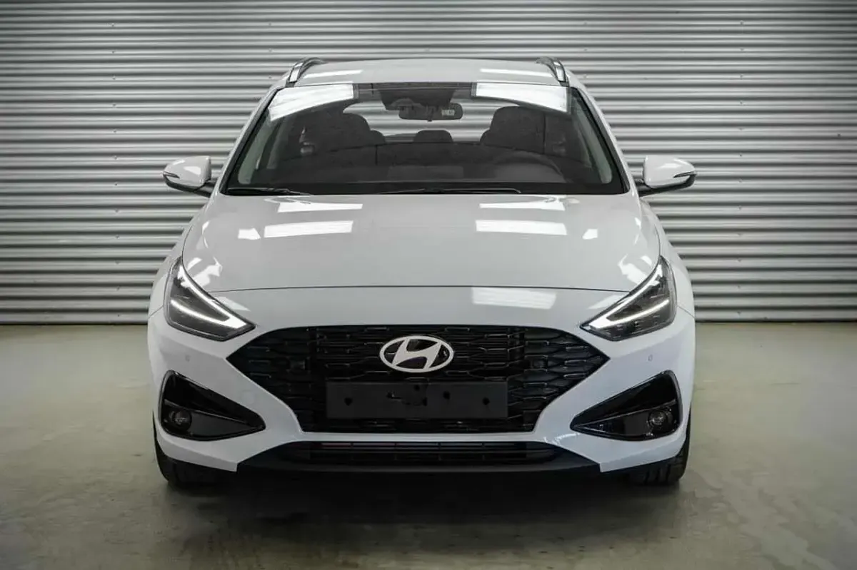 Neu Hyundai i30 99 PS (72 kW) 2026 Atlas white uni () Kombi