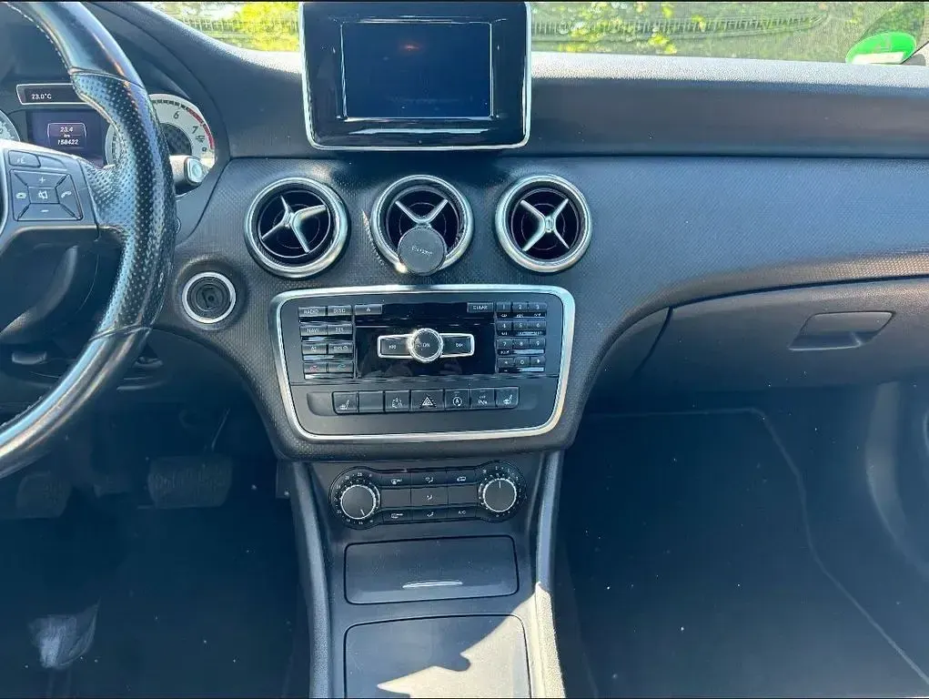 Gebraucht Mercedes A200 156 PS (114 kW) 2015 Schwarz Kleinwagen